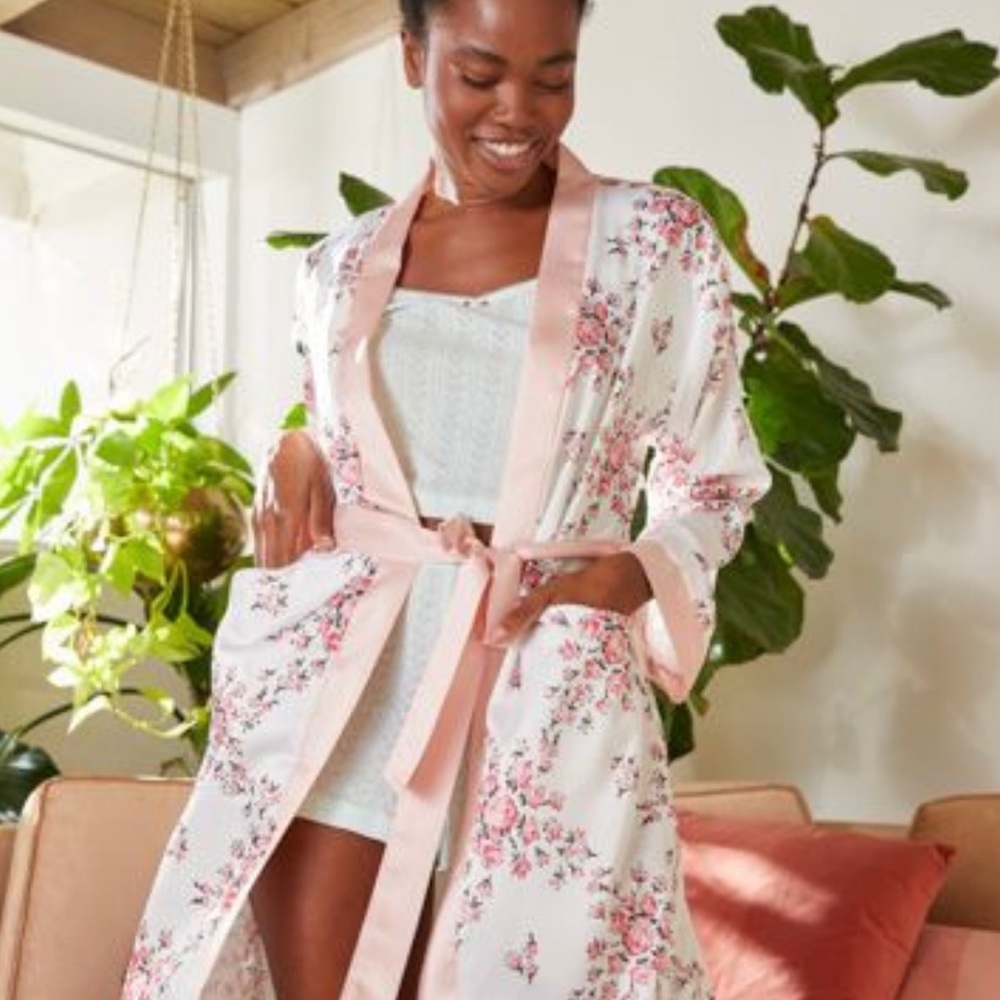 Morgan Lane Satin Floral Robe NWT